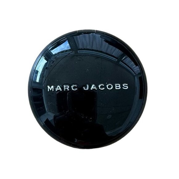 MARC JACOBS Omega Shadow Gel Powder Eyeshadow DADDI O .13 oz - Picture 2 of 8
